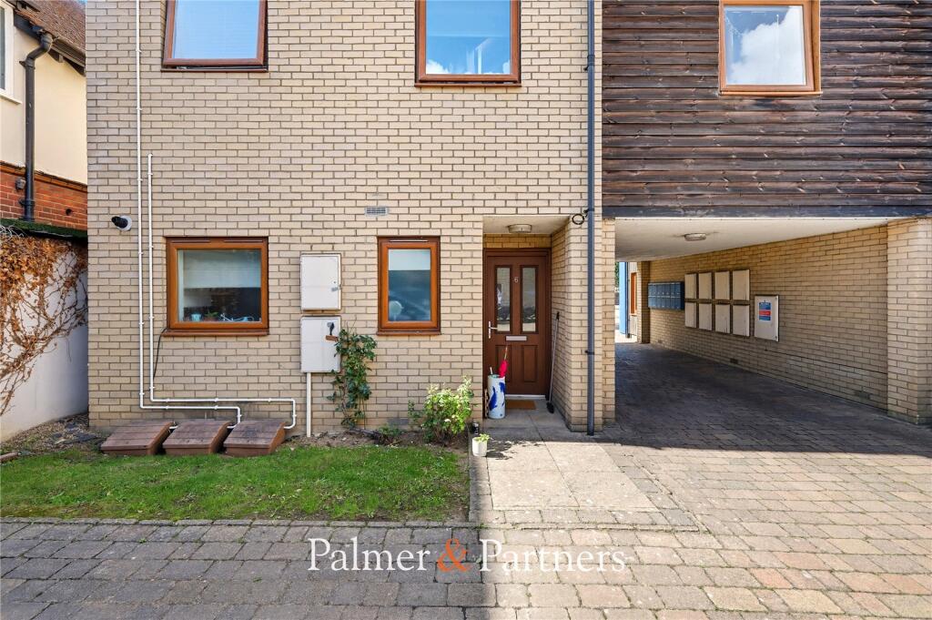 1-bed flat on Broomfield Road, Chelmsford, Essex, CM1, £180,000