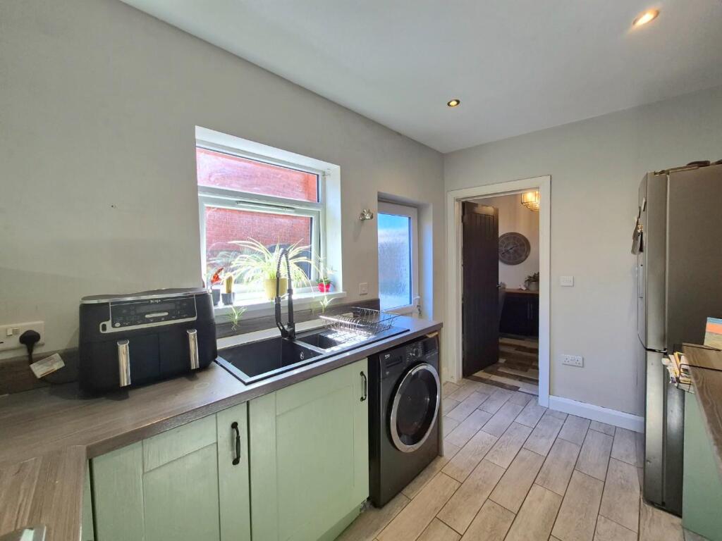 House in Northampton, Earls Barton - More