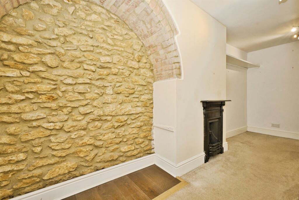 House in Taunton - View 5
