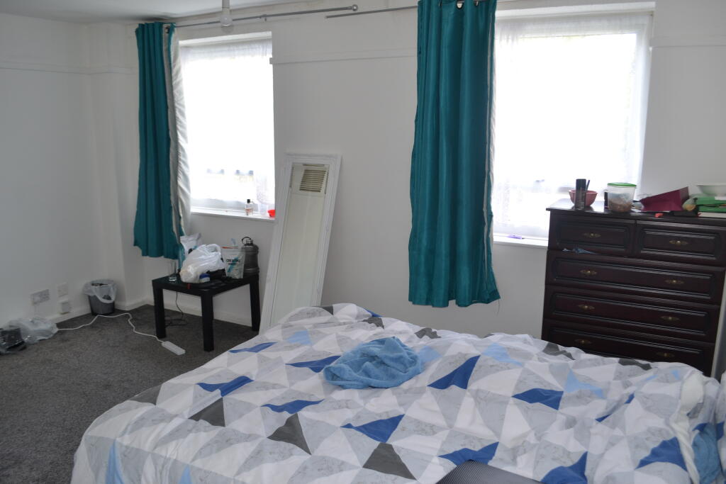 4 bedroom terraced house for rent