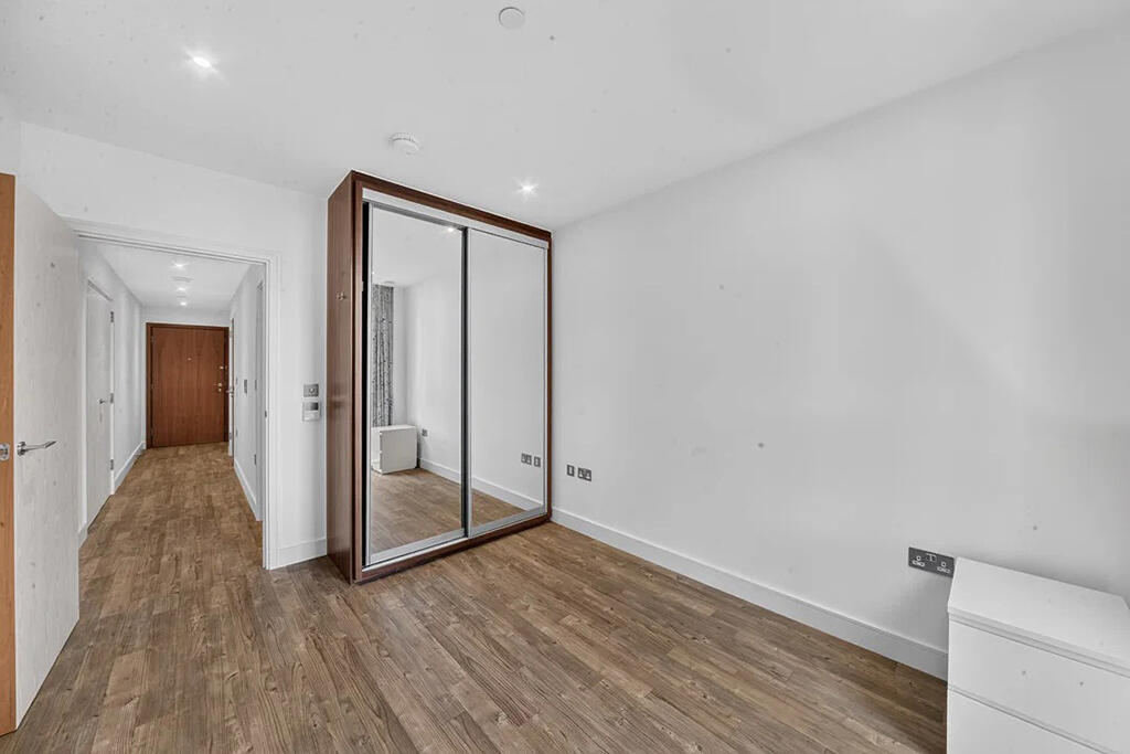Apartment in London, Vauxhall - View 5