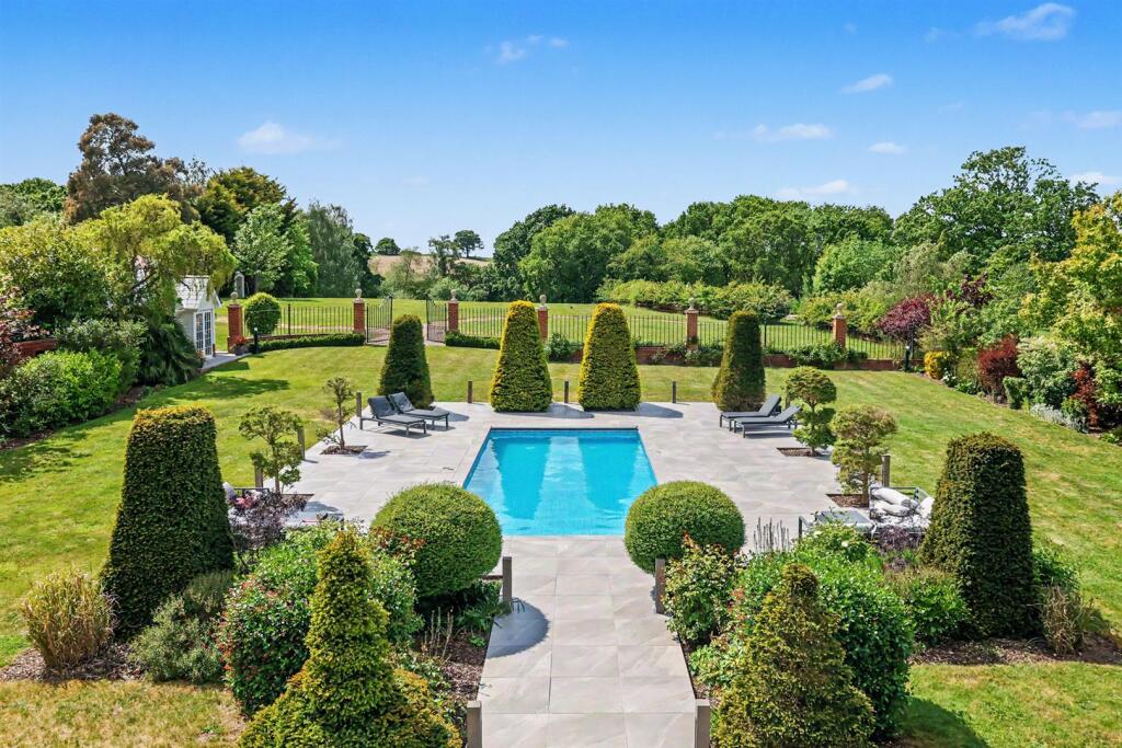 House in Rochford, Hockley - View 5