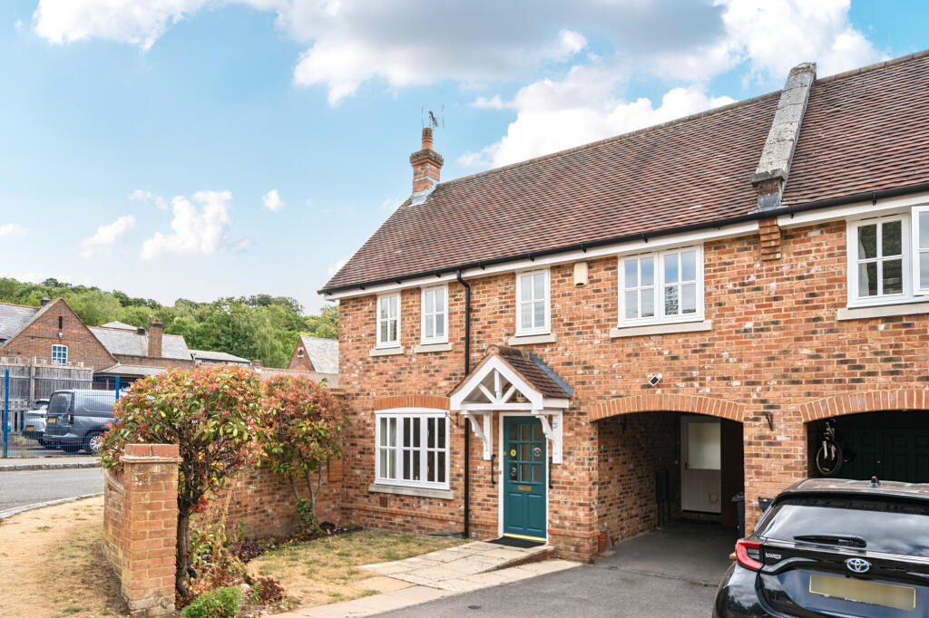 Main image of property: Augustine Mews, Great Missenden, HP16