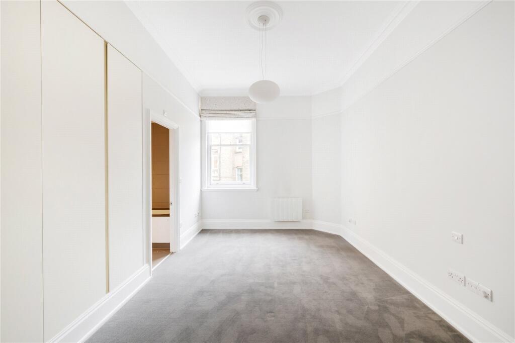Apartment in London - More