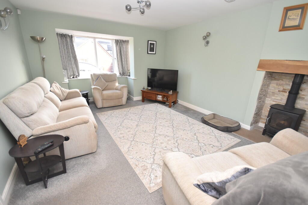 Oak Tree Way, Whitchurch photo 4