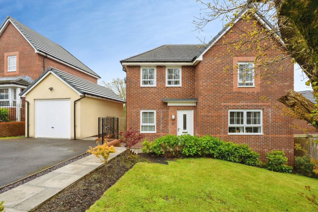 Main image of property: Rhodfa'r Bedw, Loughor, Swansea, SA4