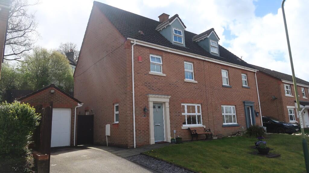Main image of property: Cwm Braenar, Pontllanfraith, NP12