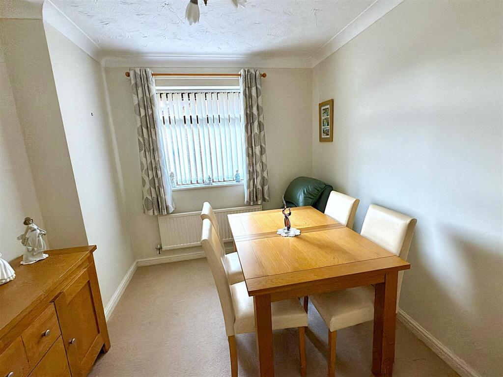 Seavert Close, Carlton Colville, Lowestoft, Suffolk, NR32 photo 2