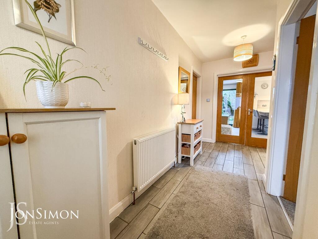 Caernarvon Close, Greenmount, Bury, BL8 photo 2