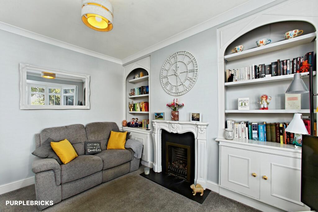 House in Sutton - View 5