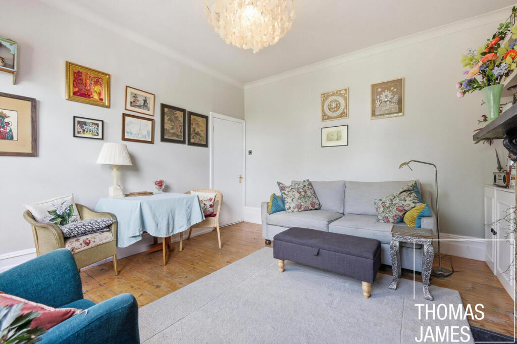 Apartment in London, Winchmore Hill, Palmers Green - More