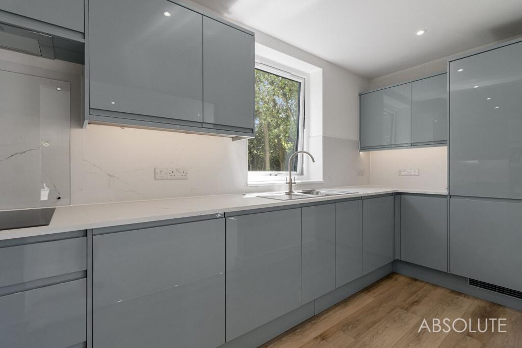 Apartment in Torquay - More