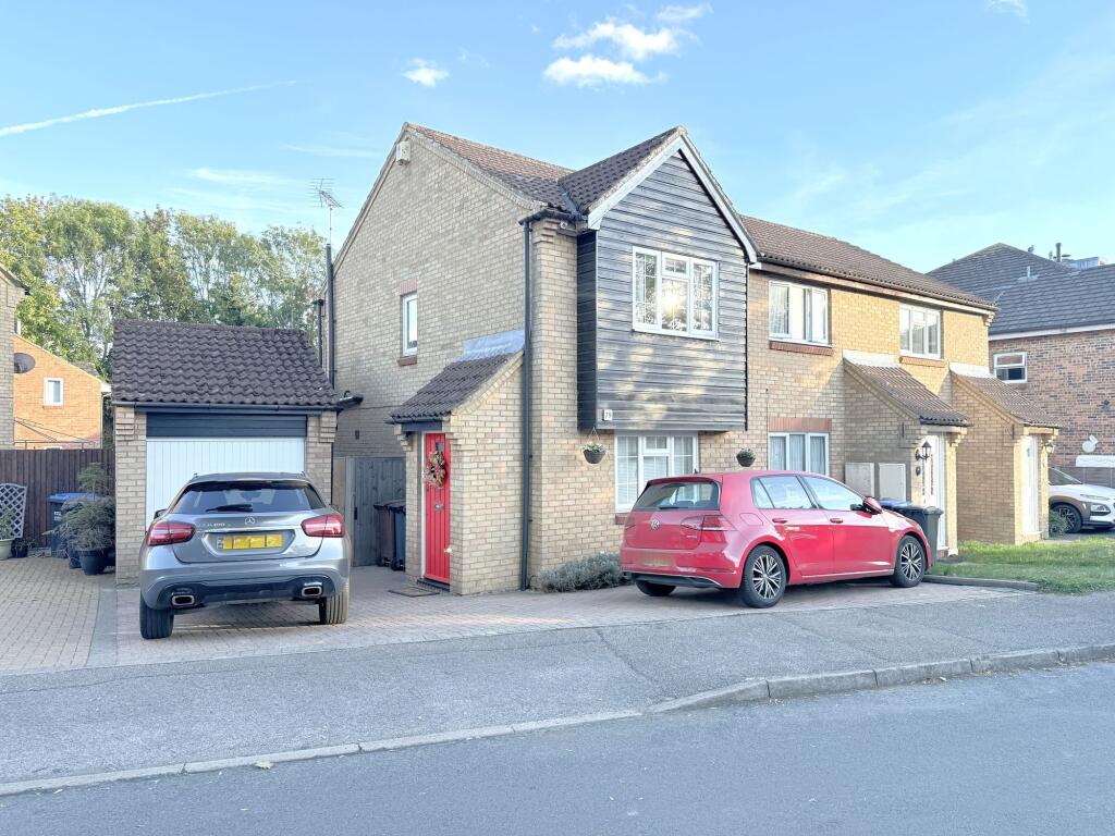Main image of property: Vincenzo Close, North Mymms, AL9