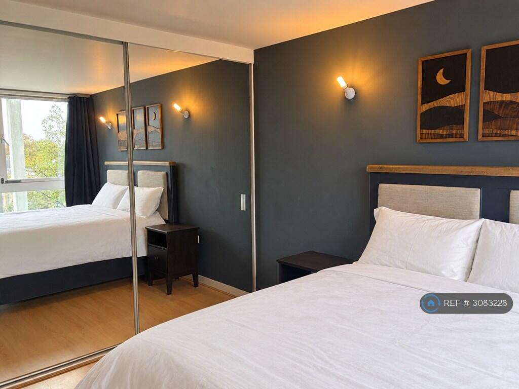 Apartment in London - More