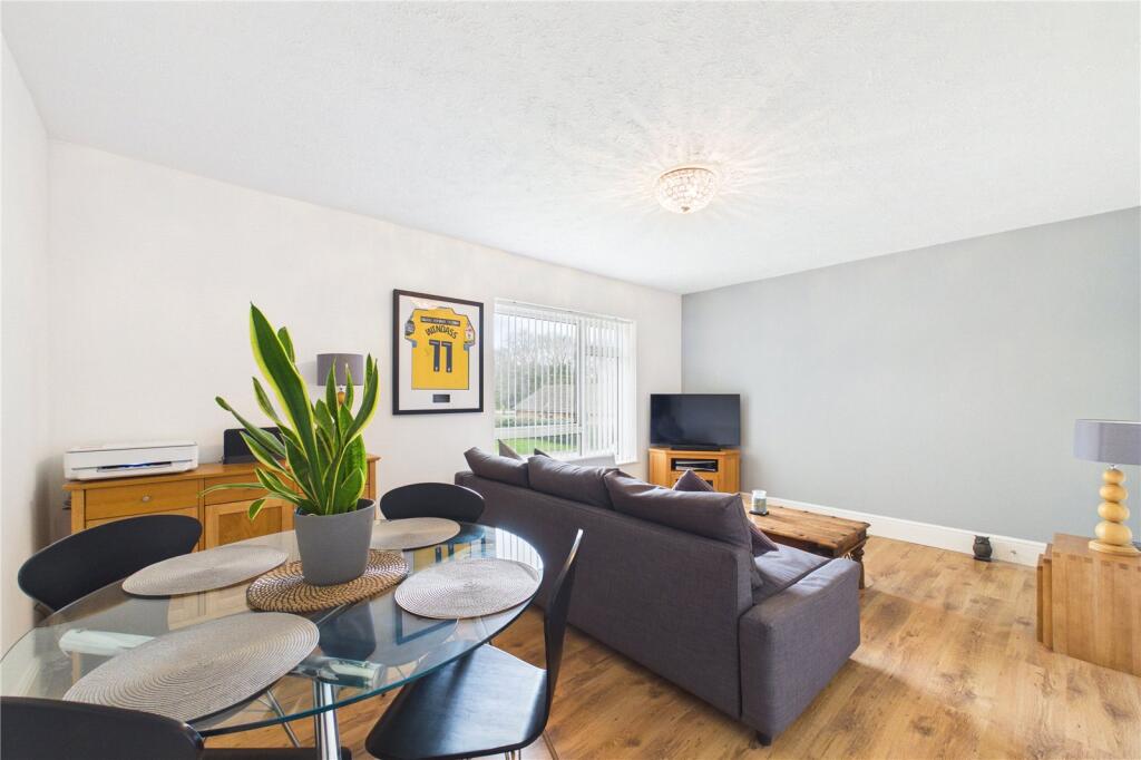 Tunworth Court, Tadley, Hampshire, RG26 photo 2
