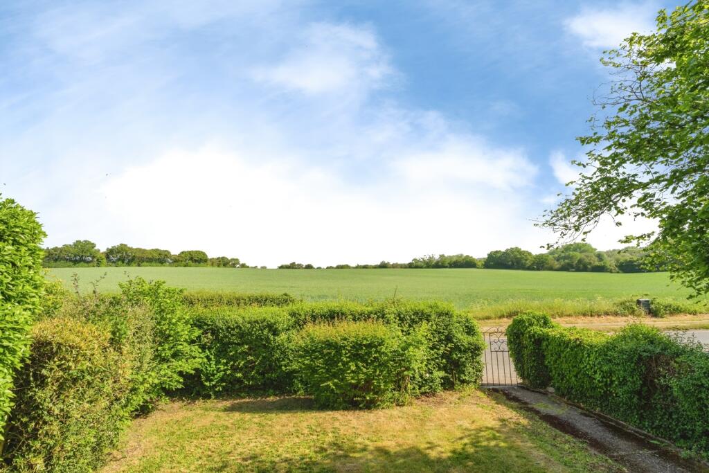 Kitchen Hill, Bulmer, Sudbury, Essex, CO10 photo 4