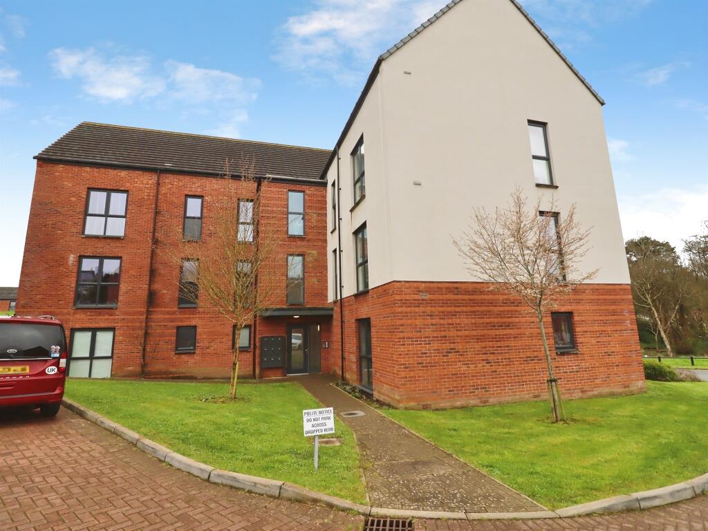 Apartment in Cardiff, Llanrumney - View 3