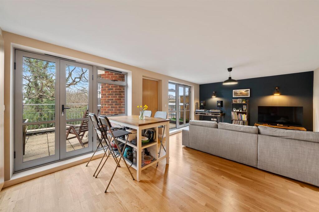 Main image of property: London Road, Bromley