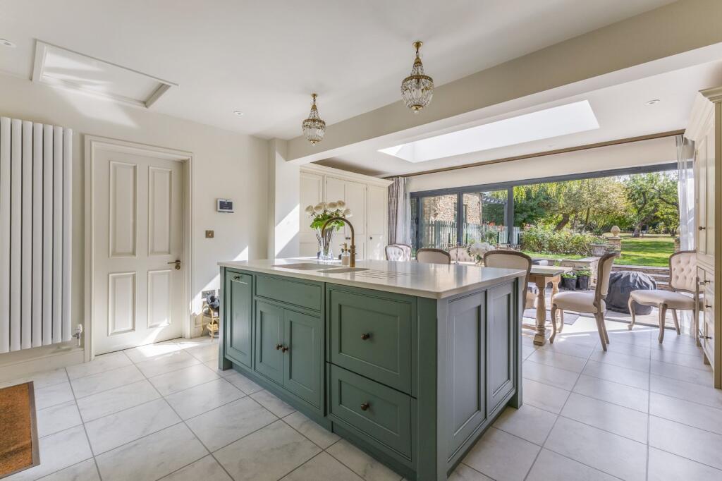 House in Stratford-on-Avon, The Hollows, Long Compton - View 2
