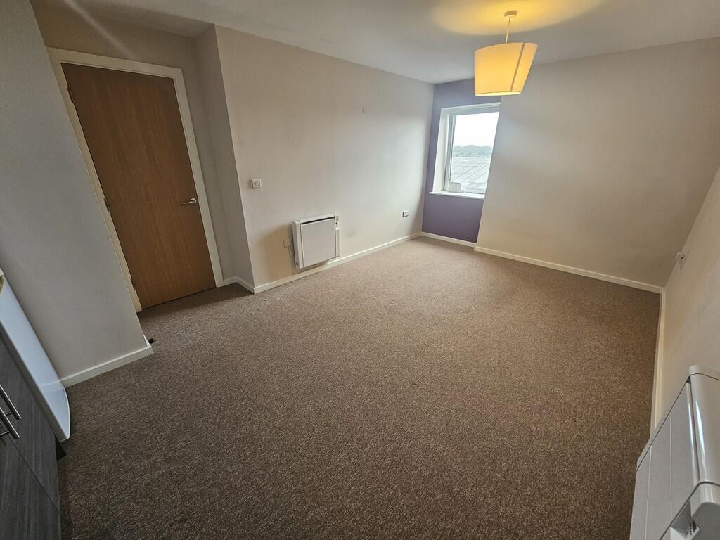 Apartment in Oldham - View 5