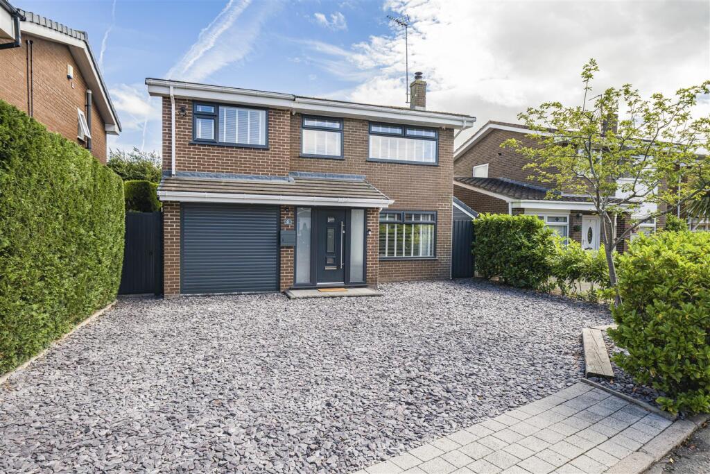 Main image of property: Snabwood Close, Little Neston, Neston