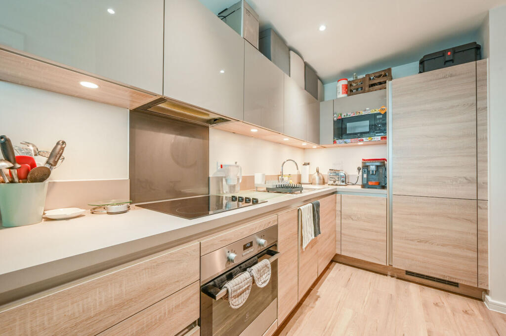 Apartment in London - View 5