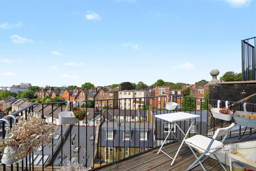 Belsize Crescent, Belsize Village, London, NW3 - View 3
