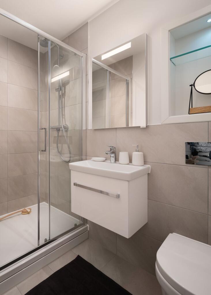 Main image of property: Kingmaker House