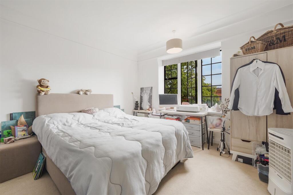Apartment in London - View 5