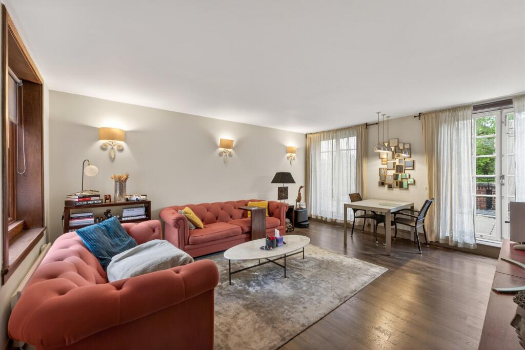 Main image of property: Scott Avenue, London