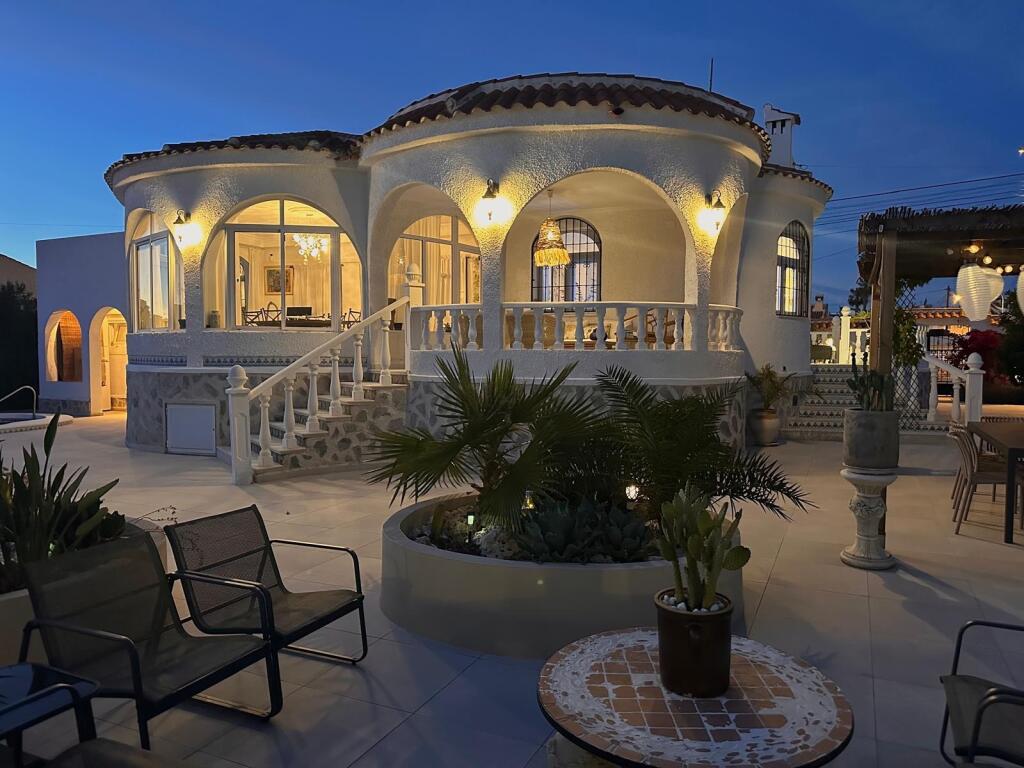 Main image of property: Torrevieja,Alicante