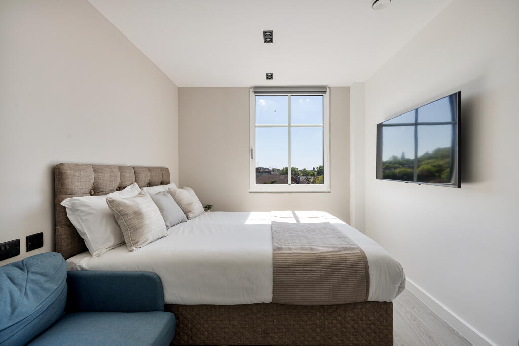 Main image of property: Flat 52, 35 Lowlands Road, Harrow, HA1 3WP