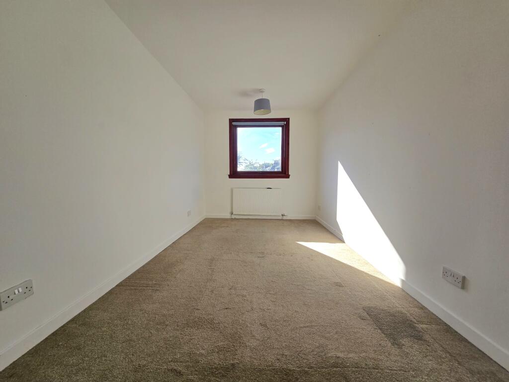 House in Dundee - More