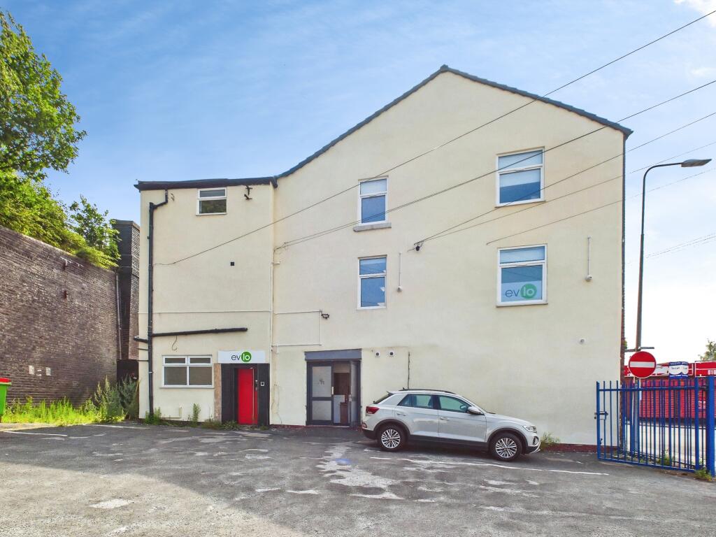 Main image of property: Wallgate, Wigan, WN3