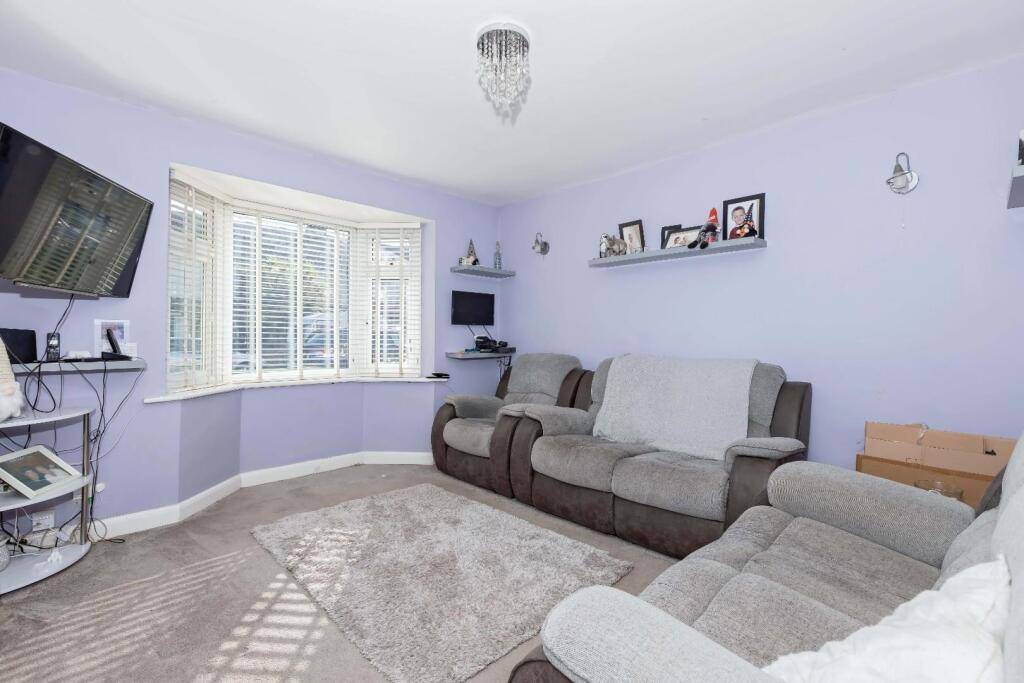 Orchard Avenue, Lancing photo 3