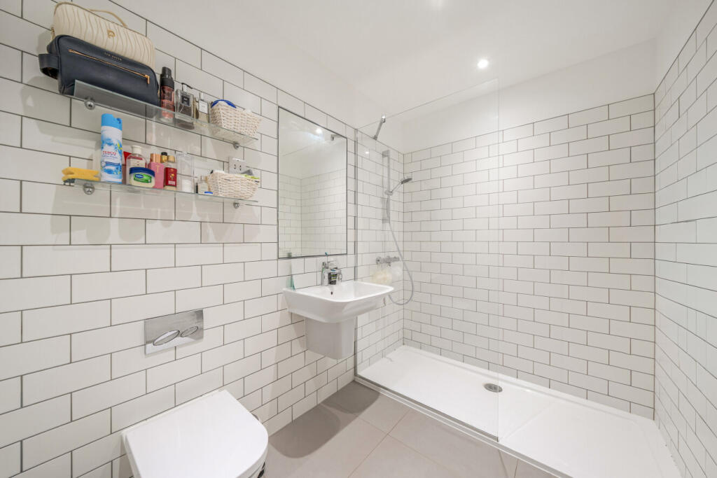 Apartment in London, Hammersmith - View 5