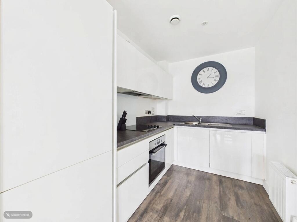 Apartment in Rochester, Kent - View 5