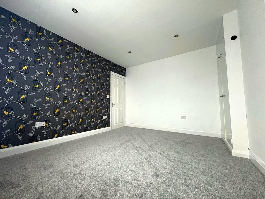 1-bed flat on Farmstead Road, Harrow, £270,000