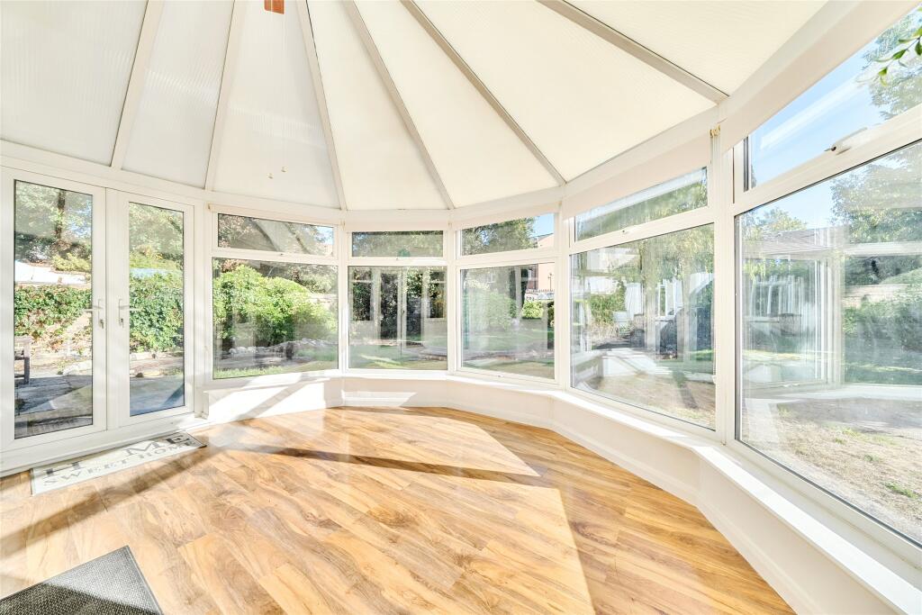 House in Sutton - More
