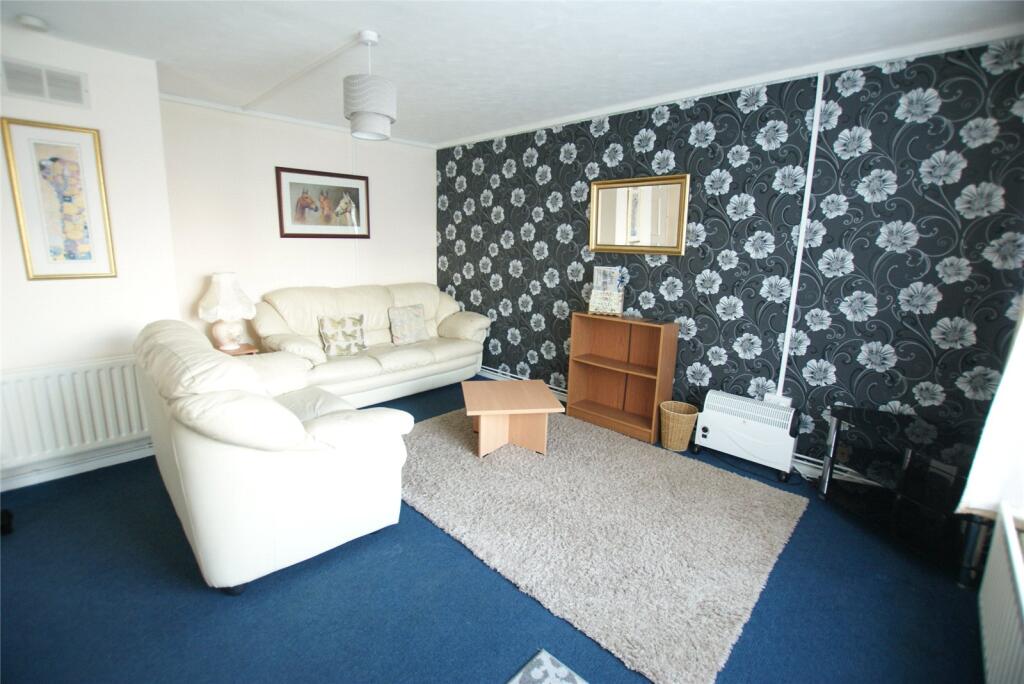 Apartment in Havant, Emsworth - View 3