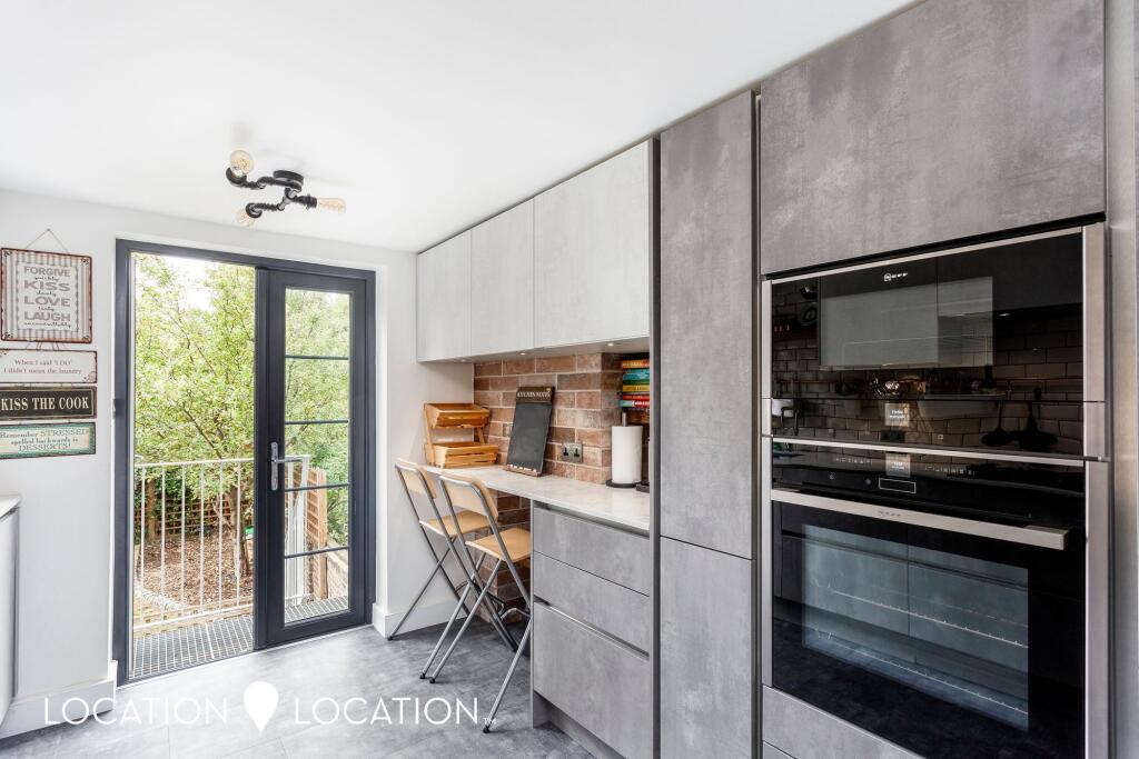 Apartment in London - View 5