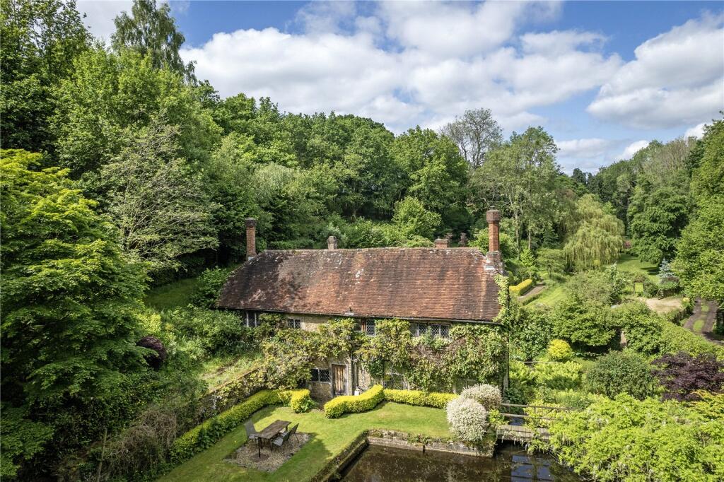 Kitts Lane, Churt, Farnham, Hampshire, GU10, Hampshire