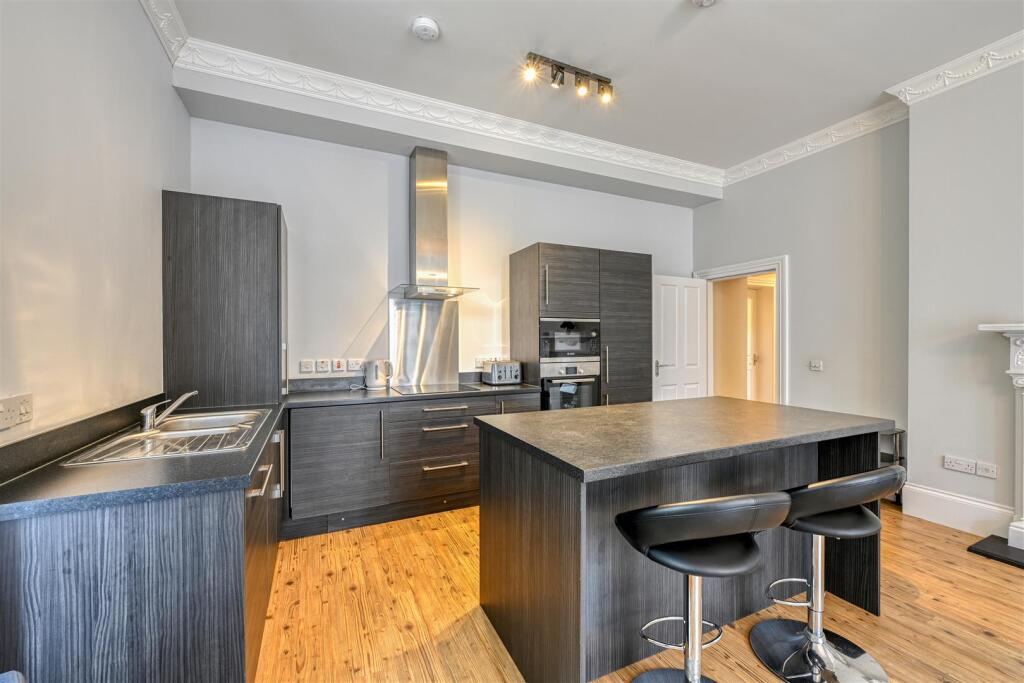 Apartment in Inverness - View 3