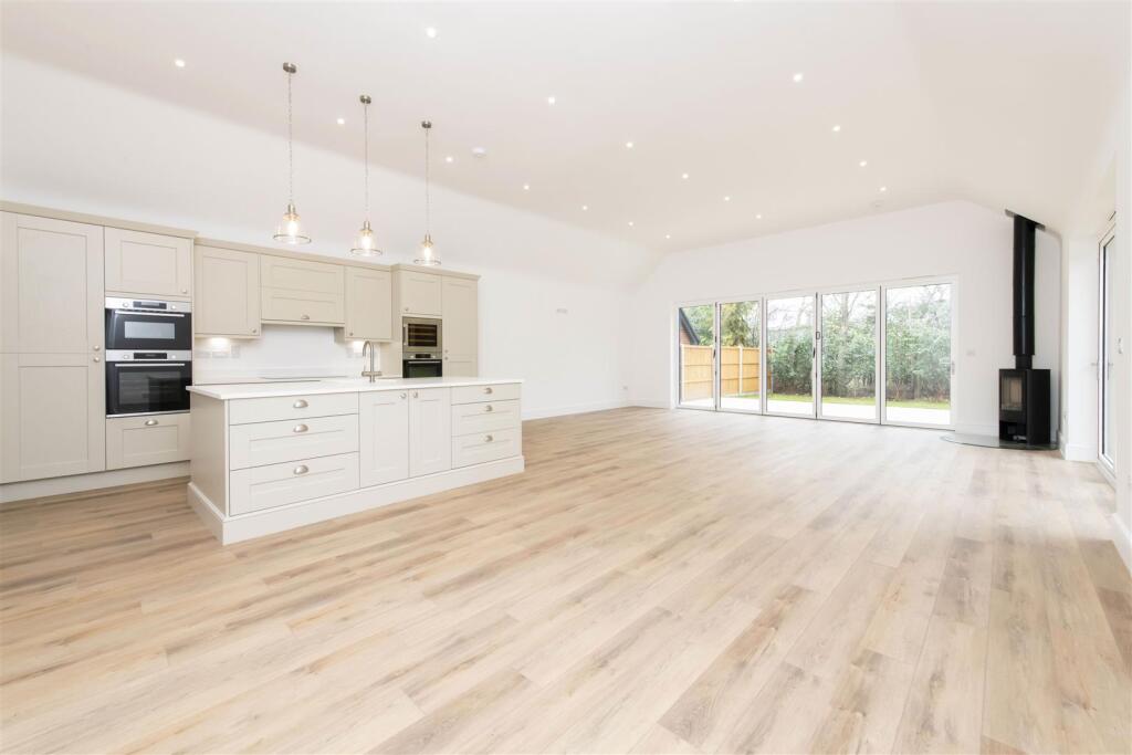 House in Northampton - View 3