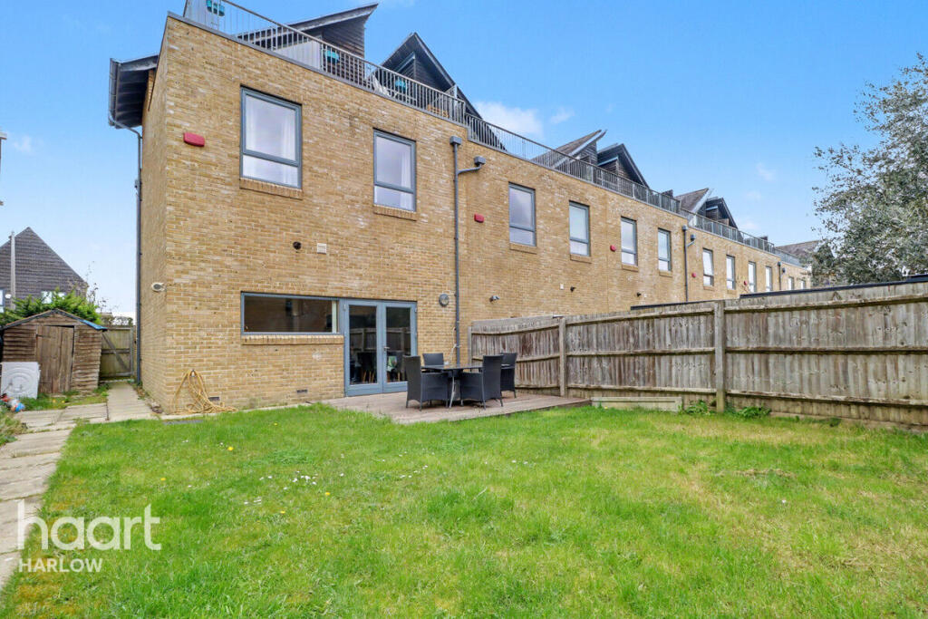 Milestone Road, Harlow photo 4