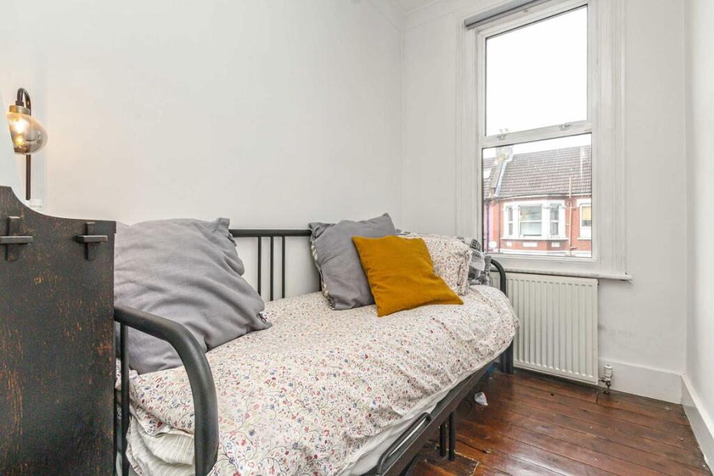 Apartment in London - View 5