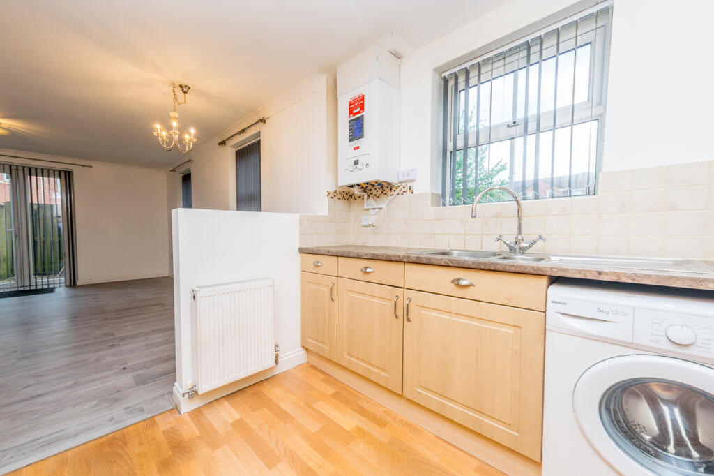 Apartment in Leeds, Morley - View 3