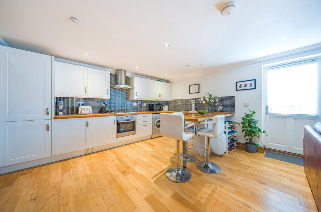 Regency Way, Riverside, Bishop's Stortford, Hertfordshire, CM23 photo 4