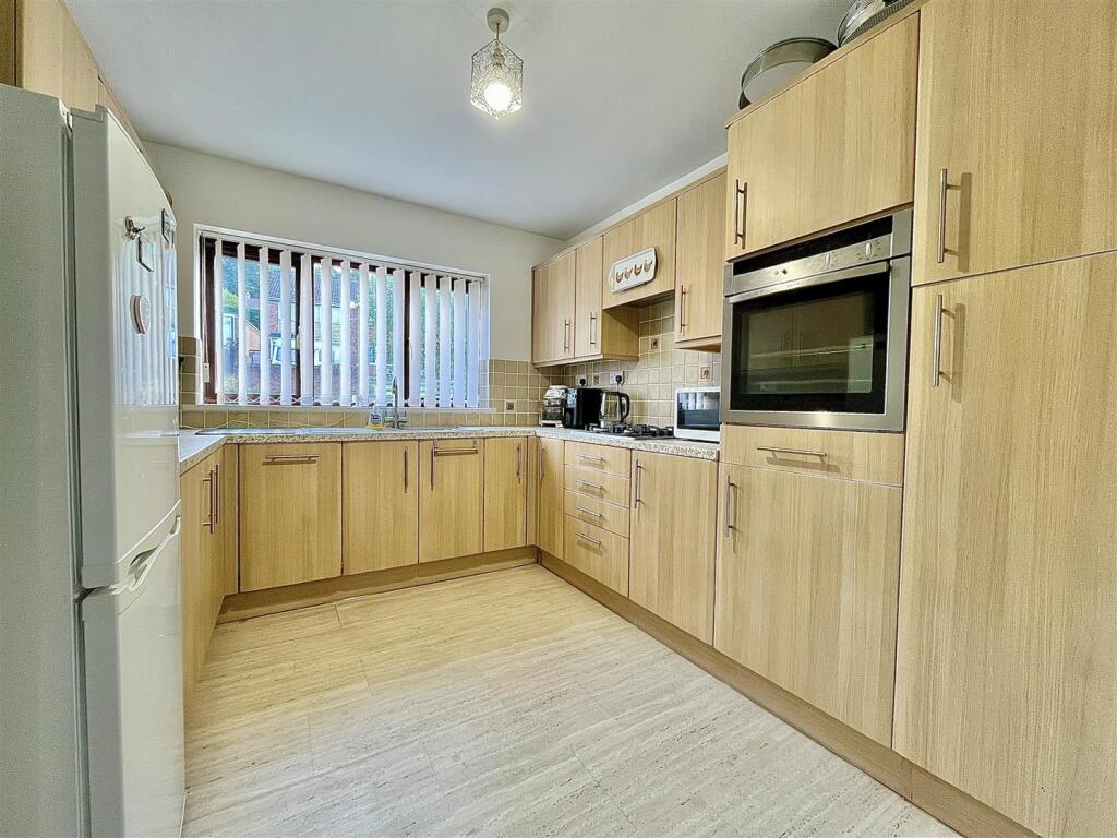 Coombe Drive, Cinderford photo 2