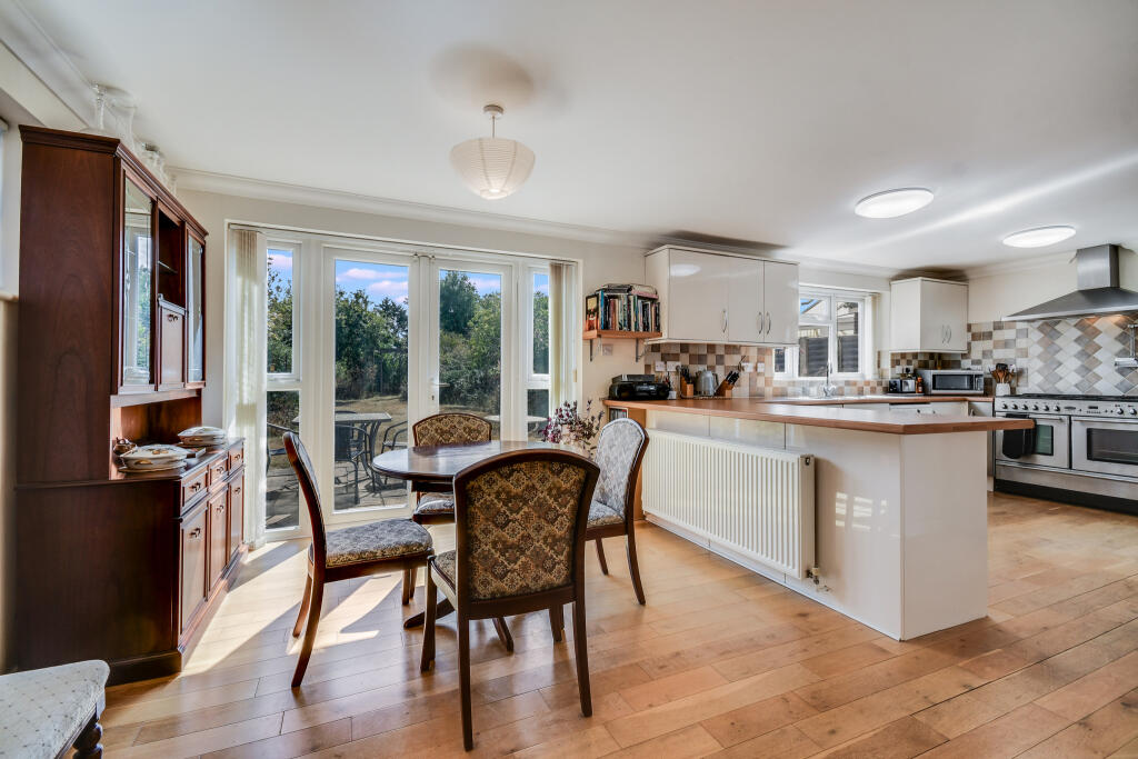 Pipers Tye, Galleywood, Chelmsford photo 3
